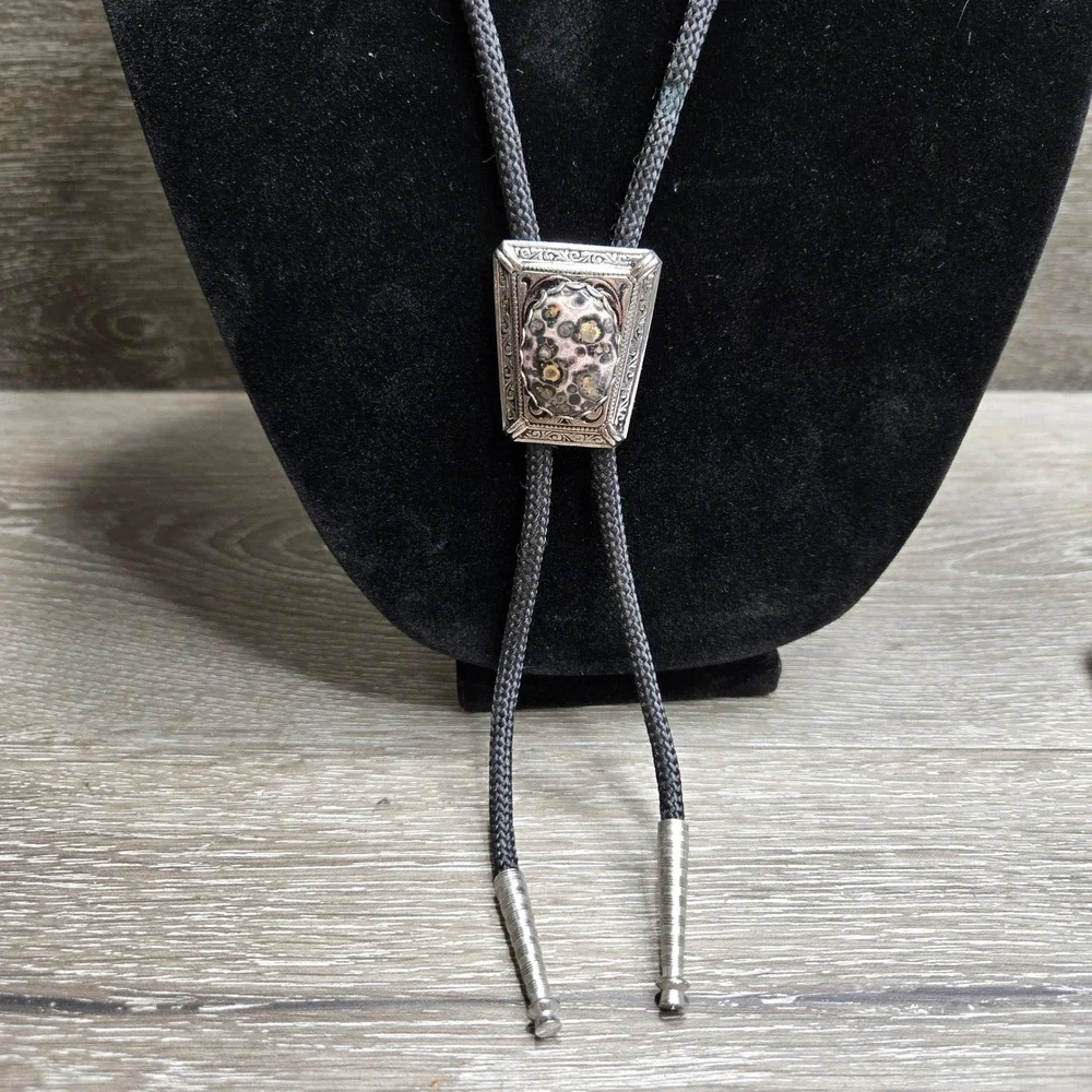 Vintage Western Leopard Skin Jasper Bolo Tie Silver Tone Filigree Black Cord